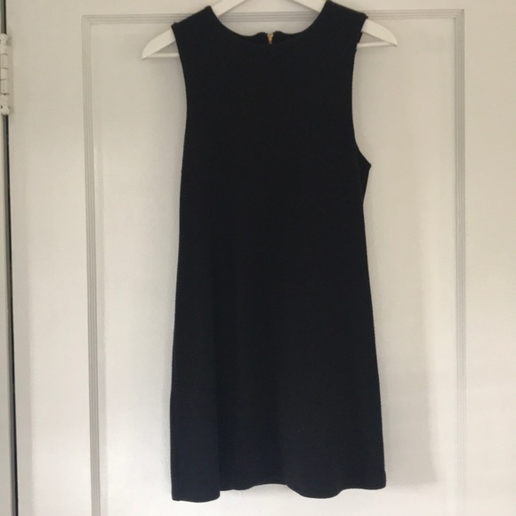 Adorable A-line black dress with gold zipper - Picture 3 of 11